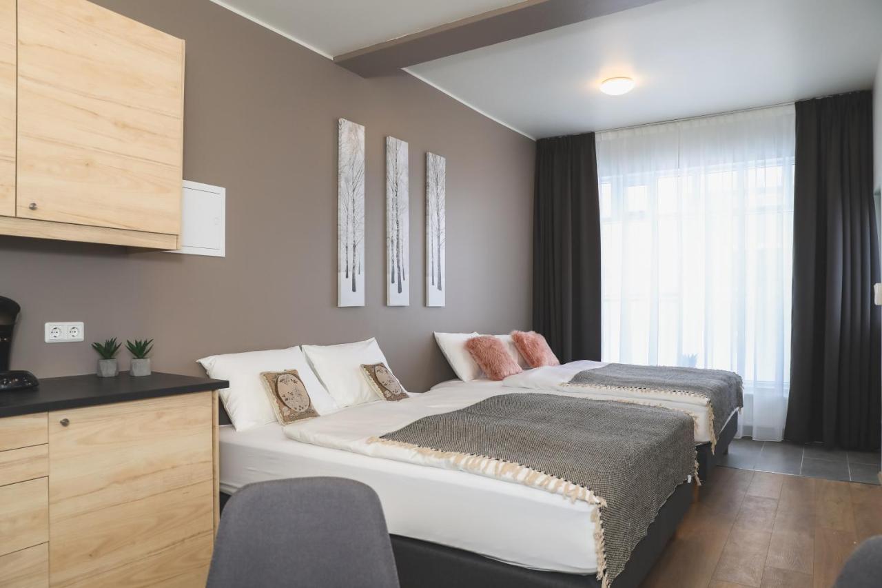 אקורירי E18 Apartments מראה חיצוני תמונה