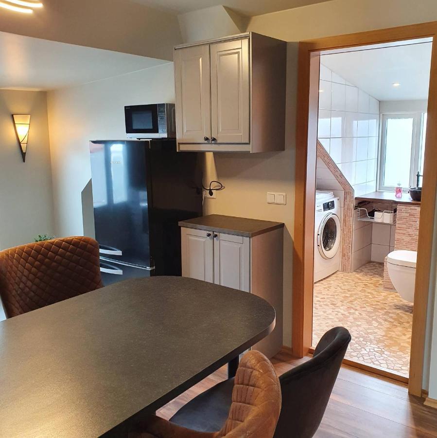 אקורירי E18 Apartments מראה חיצוני תמונה