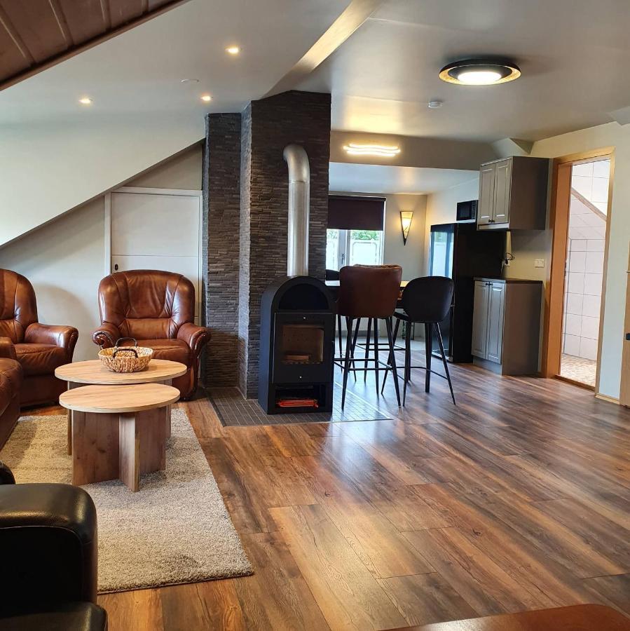 אקורירי E18 Apartments מראה חיצוני תמונה
