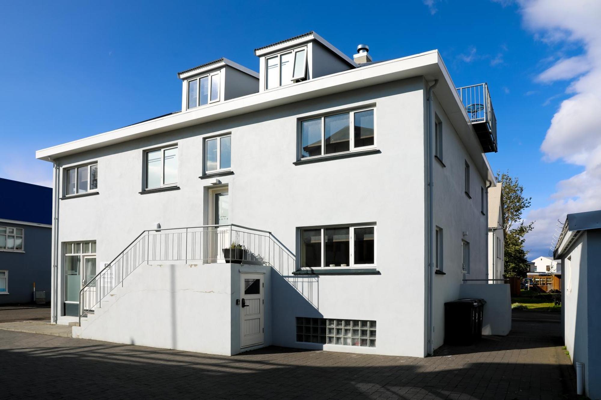 אקורירי E18 Apartments מראה חיצוני תמונה