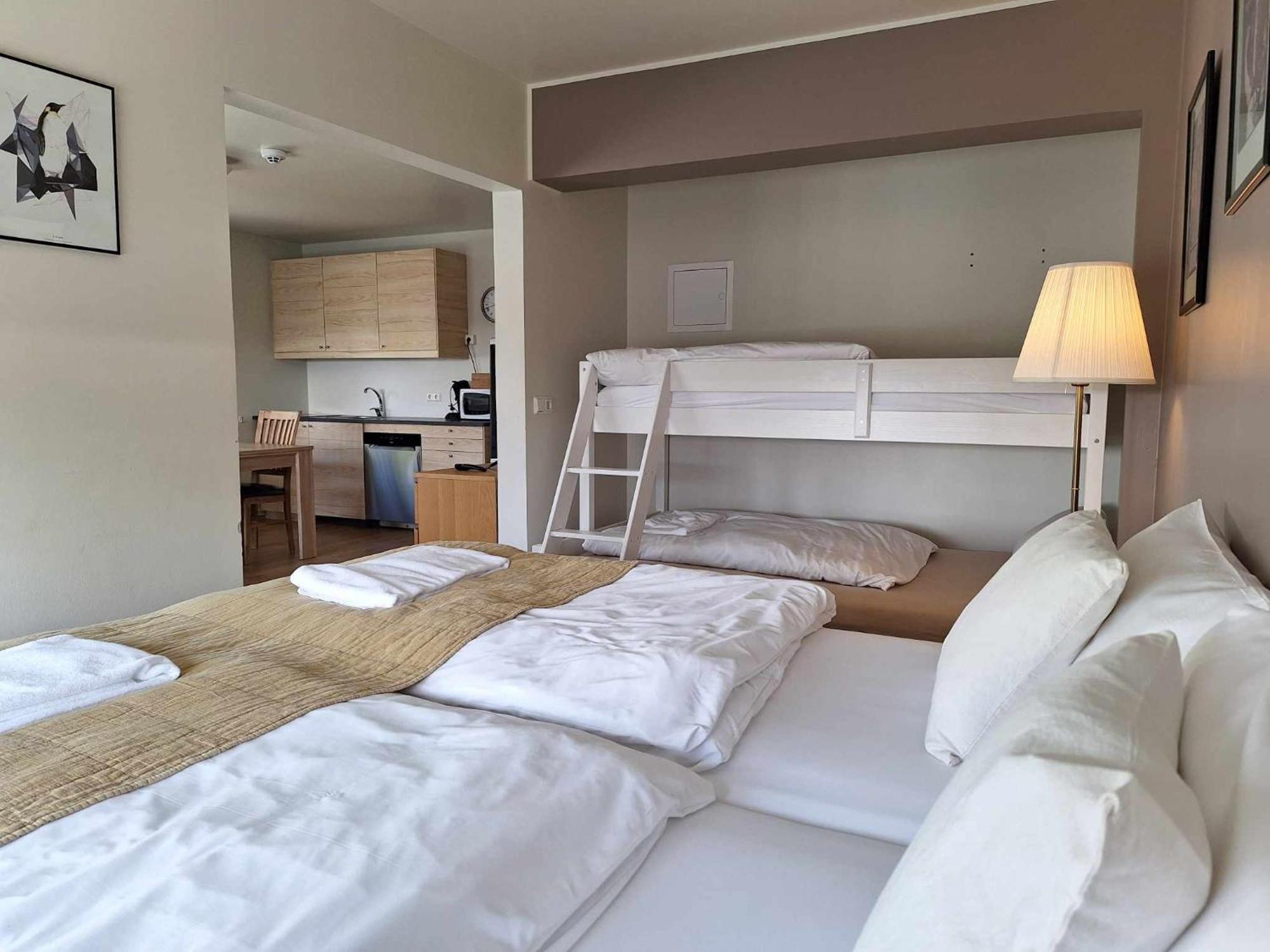 אקורירי E18 Apartments מראה חיצוני תמונה